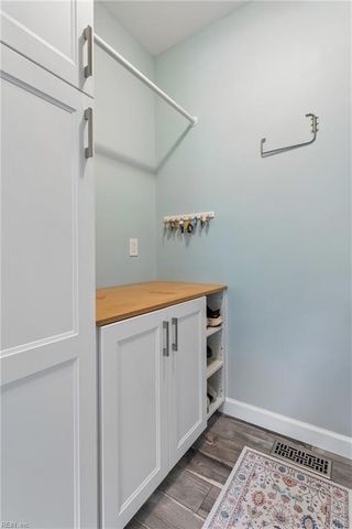 115 Holden LN, Yorktown, VA 23692