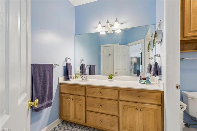 115 Holden LN, Yorktown, VA 23692