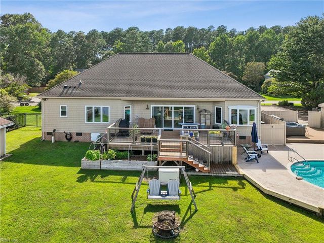 115 Holden LN, Yorktown, VA 23692