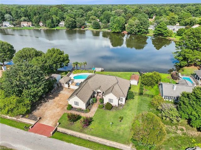 115 Holden LN, Yorktown, VA 23692