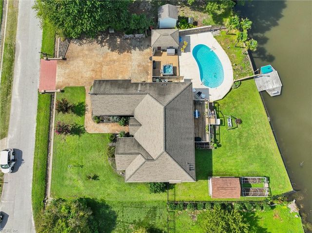 115 Holden LN, Yorktown, VA 23692