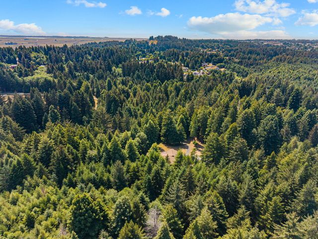 1115 Hunts Drive, Mckinleyville, CA 95519