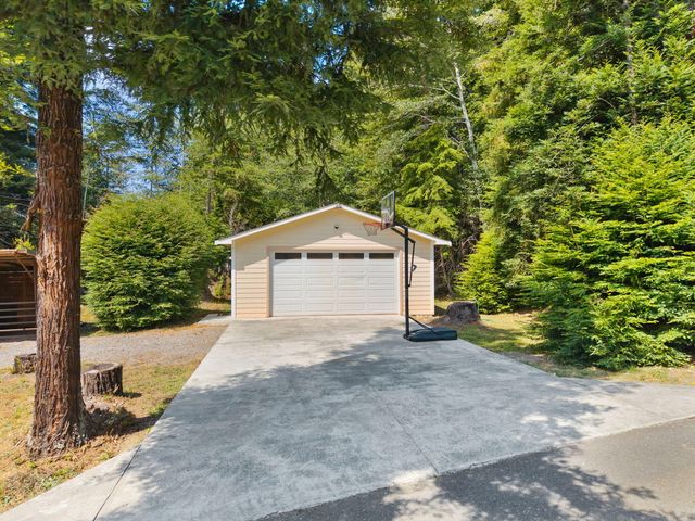 1115 Hunts Drive, Mckinleyville, CA 95519