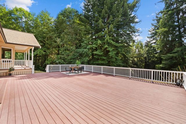 1115 Hunts Drive, Mckinleyville, CA 95519