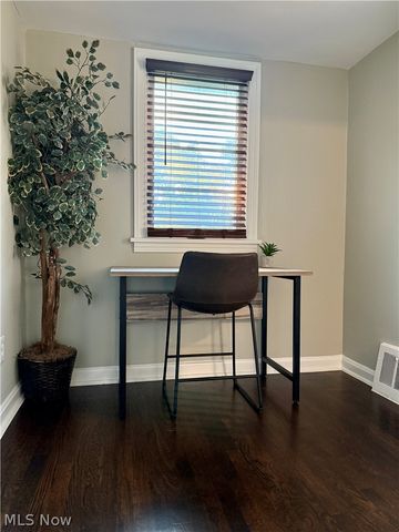 2216 Barrington Road, University Heights, OH 44118