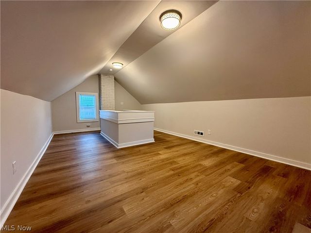 2216 Barrington Road, University Heights, OH 44118