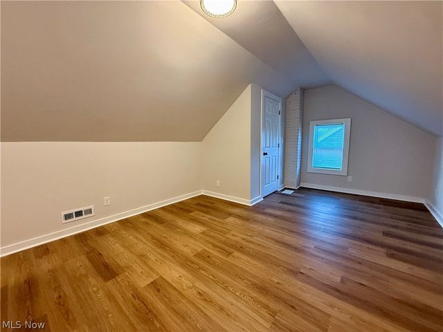 2216 Barrington Road, University Heights, OH 44118