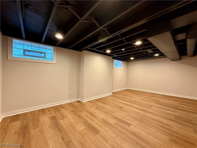 2216 Barrington Road, University Heights, OH 44118