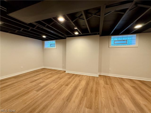 2216 Barrington Road, University Heights, OH 44118