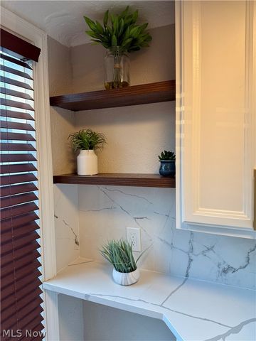 2216 Barrington Road, University Heights, OH 44118