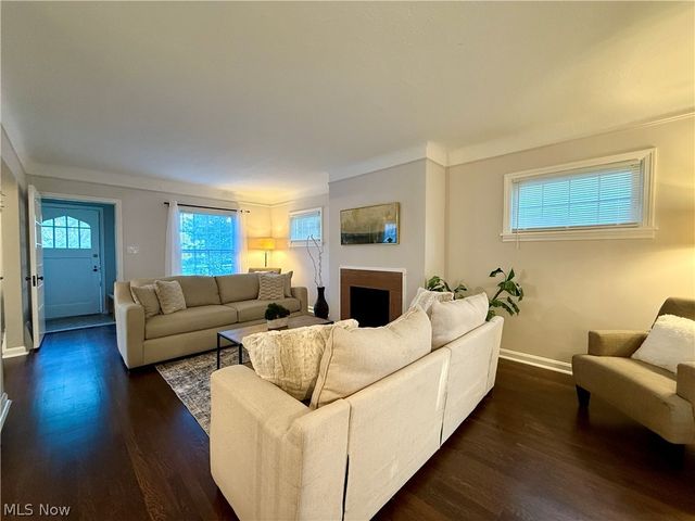 2216 Barrington Road, University Heights, OH 44118