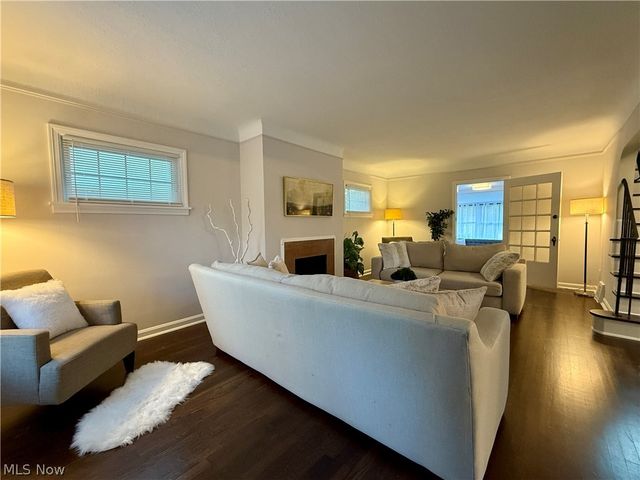 2216 Barrington Road, University Heights, OH 44118