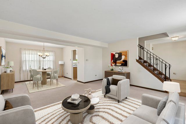 1105 E Point Drive, Schaumburg, IL 60193