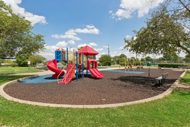 1105 E Point Drive, Schaumburg, IL 60193