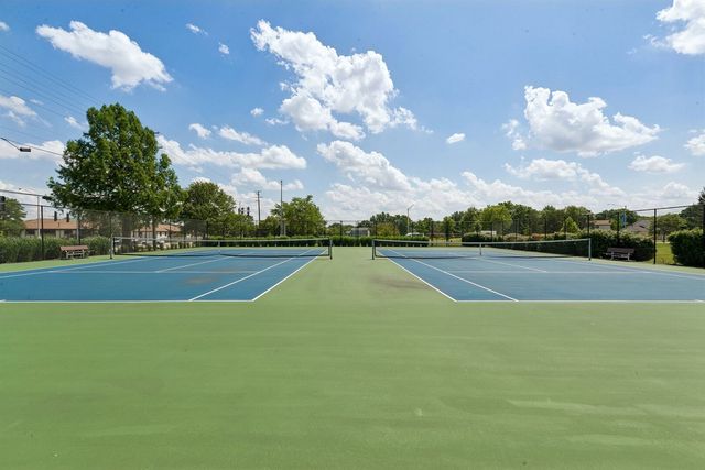 1105 E Point Drive, Schaumburg, IL 60193