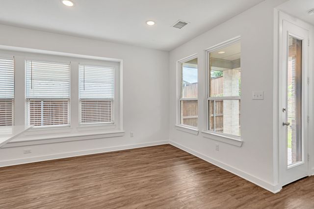 3962 Oak Creek Circle, Denison, TX 75020