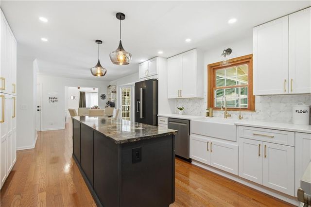 395 Spindle Court, Sandy Springs, GA 30350