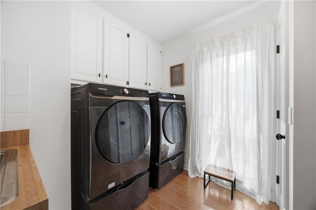395 Spindle Court, Sandy Springs, GA 30350