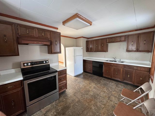 1611 Bailey St., Charles City, IA 50616