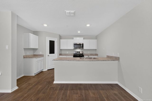13818 GUFFEY CIR, San Antonio, TX 78254