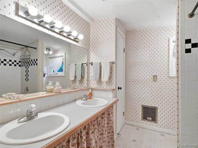 15525 Marilyn Avenue, Plymouth, MI 48170