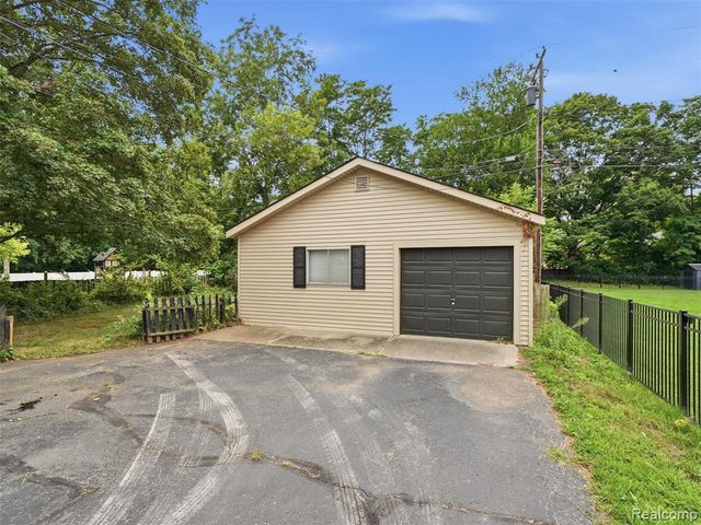 15525 Marilyn Avenue, Plymouth, MI 48170
