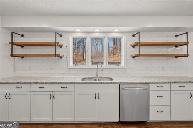 412 Oak Hills Drive, Dallas, GA 30132