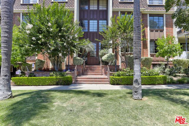 11939 Gorham Avenue 105, Los Angeles, CA 90049
