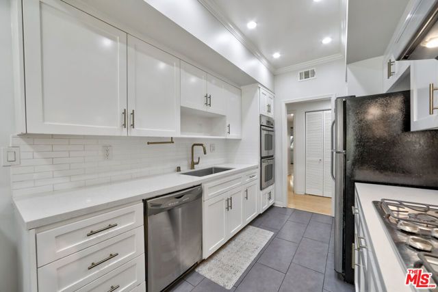 11939 Gorham Avenue 105, Los Angeles, CA 90049