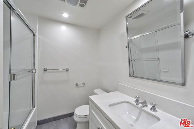 11939 Gorham Avenue 105, Los Angeles, CA 90049