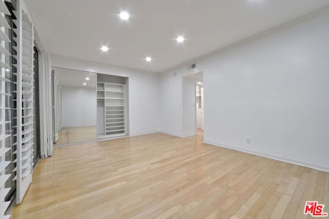 11939 Gorham Avenue 105, Los Angeles, CA 90049