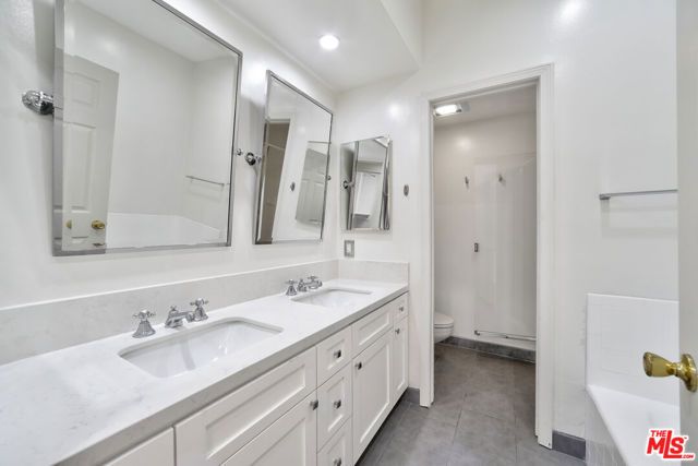 11939 Gorham Avenue 105, Los Angeles, CA 90049