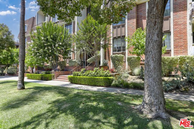 11939 Gorham Avenue 105, Los Angeles, CA 90049