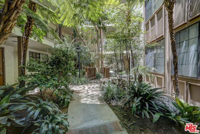 11939 Gorham Avenue 105, Los Angeles, CA 90049
