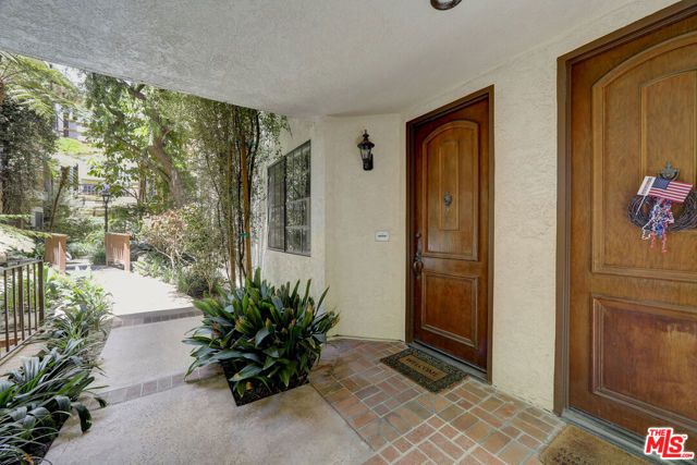 11939 Gorham Avenue 105, Los Angeles, CA 90049