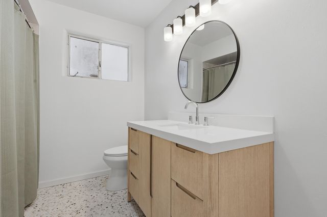 408 La Veta Drive NE, Albuquerque, NM 87108