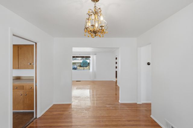 408 La Veta Drive NE, Albuquerque, NM 87108