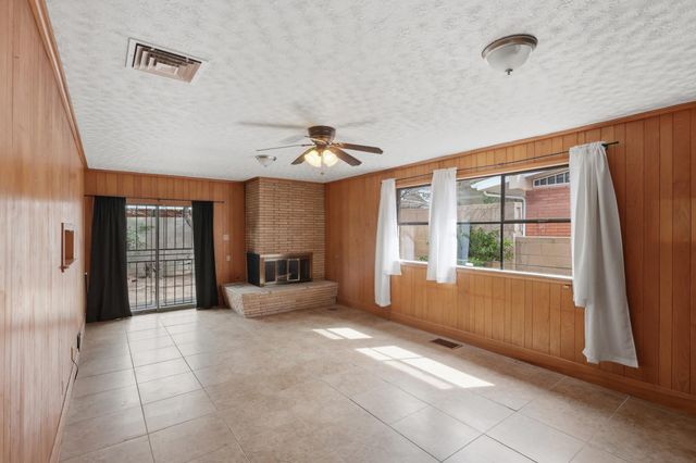 408 La Veta Drive NE, Albuquerque, NM 87108