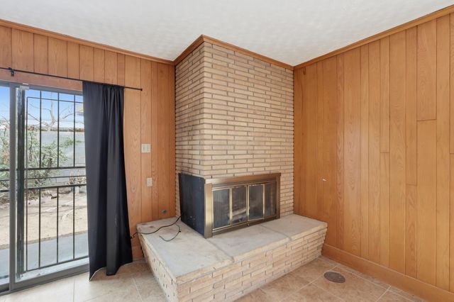 408 La Veta Drive NE, Albuquerque, NM 87108