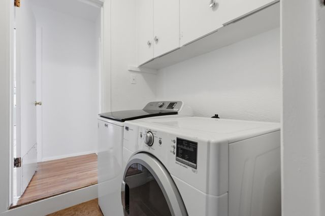 408 La Veta Drive NE, Albuquerque, NM 87108