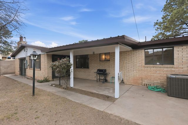 408 La Veta Drive NE, Albuquerque, NM 87108