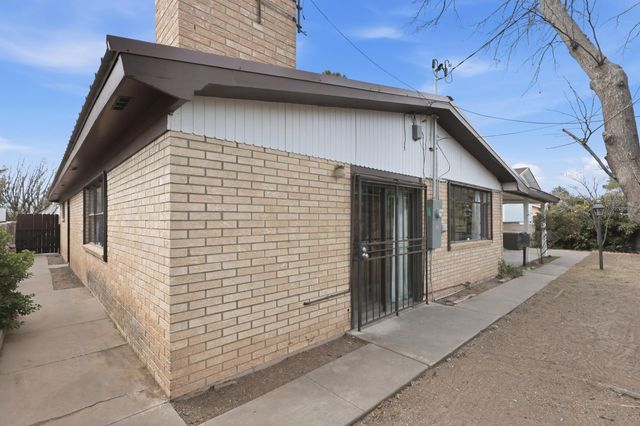 408 La Veta Drive NE, Albuquerque, NM 87108