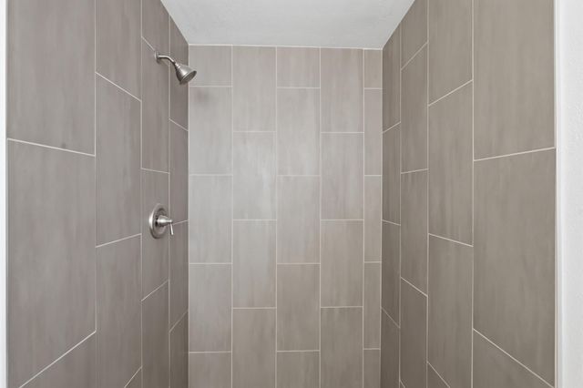 408 La Veta Drive NE, Albuquerque, NM 87108