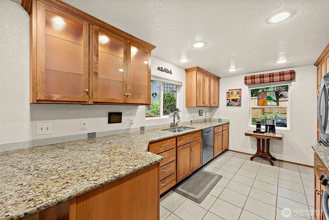 952 Marwood Drive NE, Bremerton, WA 98311