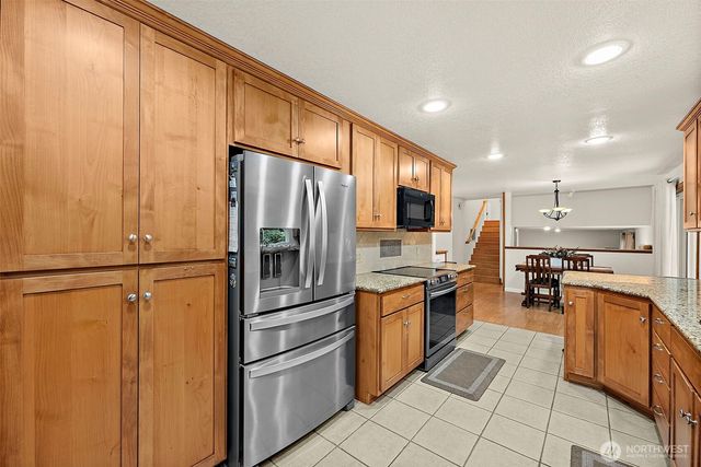 952 Marwood Drive NE, Bremerton, WA 98311