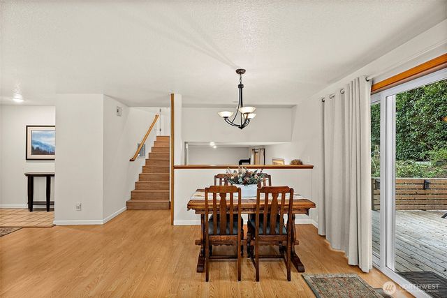 952 Marwood Drive NE, Bremerton, WA 98311