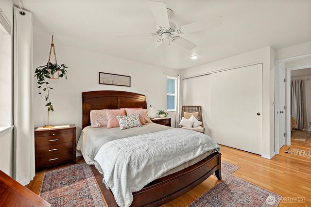 952 Marwood Drive NE, Bremerton, WA 98311