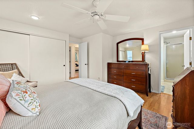 952 Marwood Drive NE, Bremerton, WA 98311