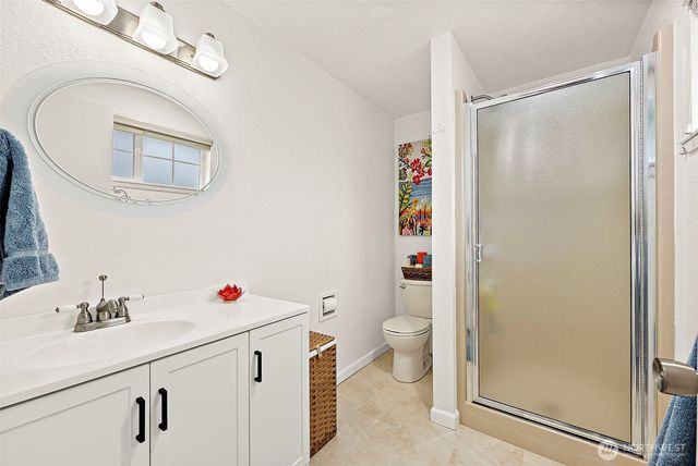 952 Marwood Drive NE, Bremerton, WA 98311