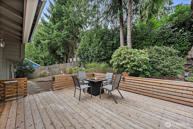 952 Marwood Drive NE, Bremerton, WA 98311